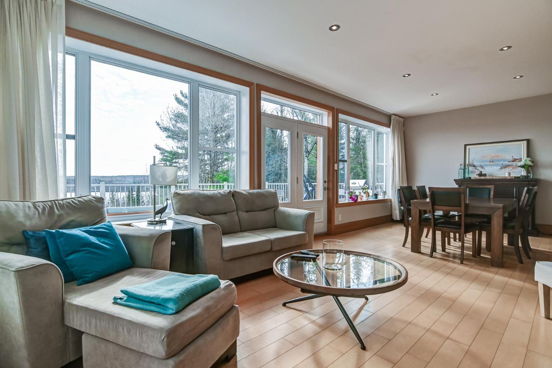Location Au Sommet Du Lac Magog Luaran gambar