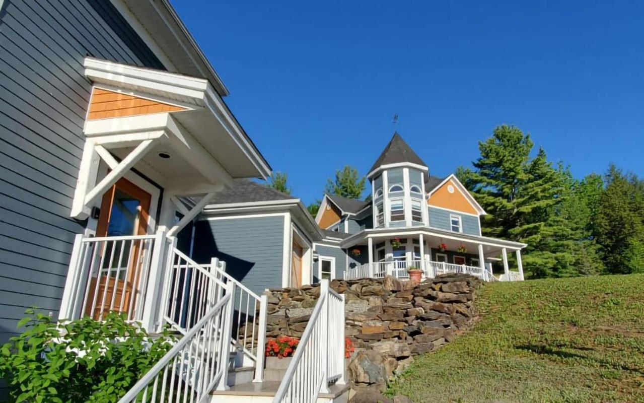 Location Au Sommet Du Lac Magog Luaran gambar